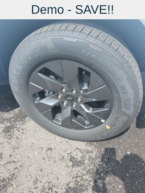 2025 Ford F-150 Lightning Lariat®