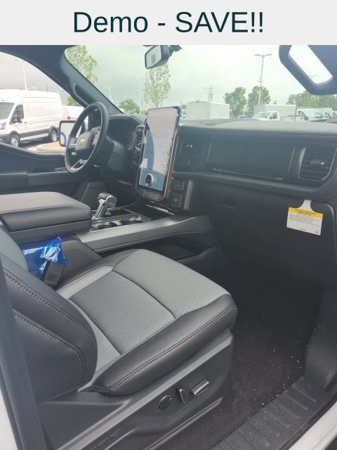 2025 Ford F-150 Lightning Lariat®