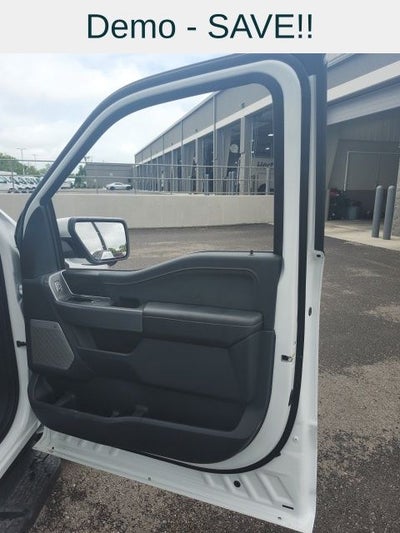 2025 Ford F-150 Lightning Lariat®