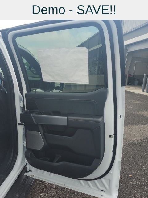 2025 Ford F-150 Lightning Lariat®