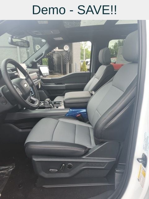 2025 Ford F-150 Lightning Lariat®