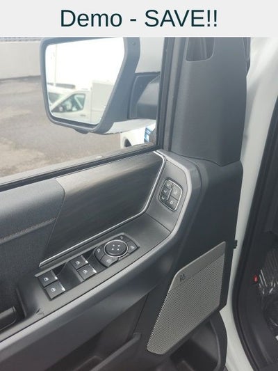 2025 Ford F-150 Lightning Lariat®