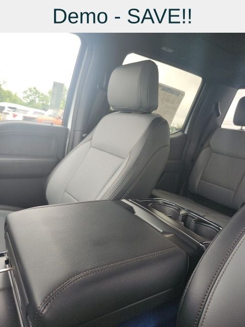 2025 Ford F-150 Lightning Lariat®