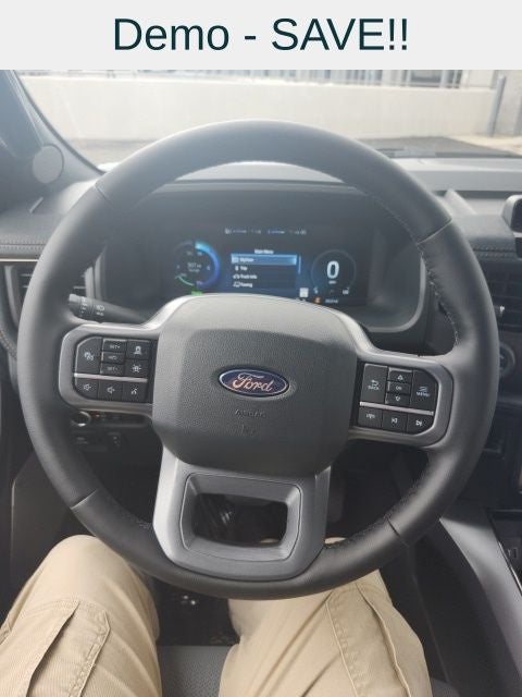 2025 Ford F-150 Lightning Lariat®