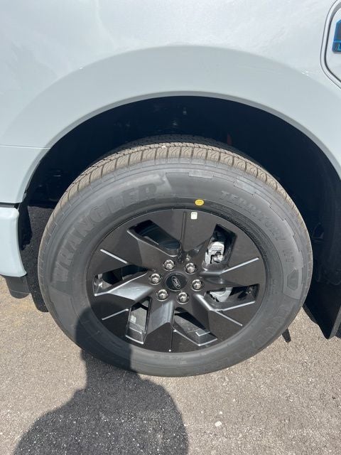 2025 Ford F-150 Lightning Lariat®