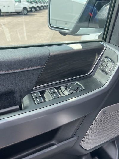 2025 Ford F-150 Lightning Lariat®