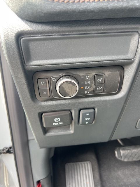 2025 Ford F-150 Lightning Lariat®