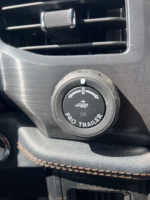 2025 Ford F-150 Lightning Lariat®