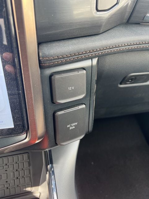 2025 Ford F-150 Lightning Lariat®