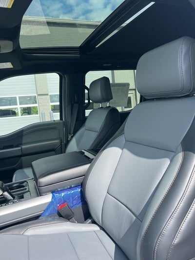 2025 Ford F-150 Lightning Lariat®