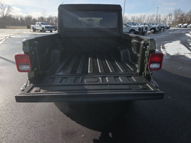 2022 Jeep Gladiator Sport