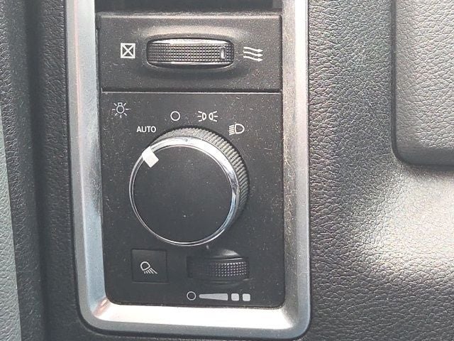2018 RAM 1500 SLT