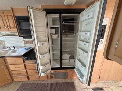 2004 Damon Intruder 373F