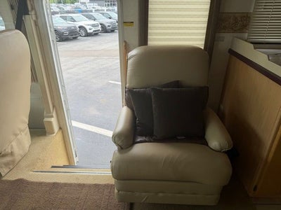 2004 Damon Intruder 373F