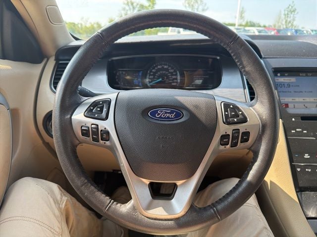 2018 Ford Taurus SEL