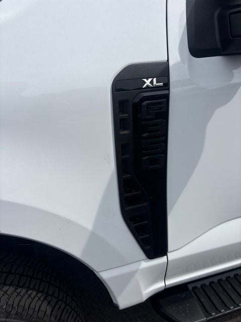 2027 Ford F-350 XL DRW