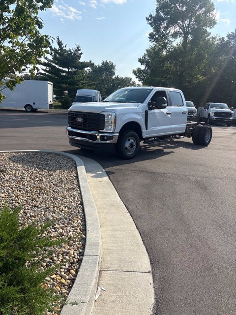 2027 Ford F-350 XL DRW