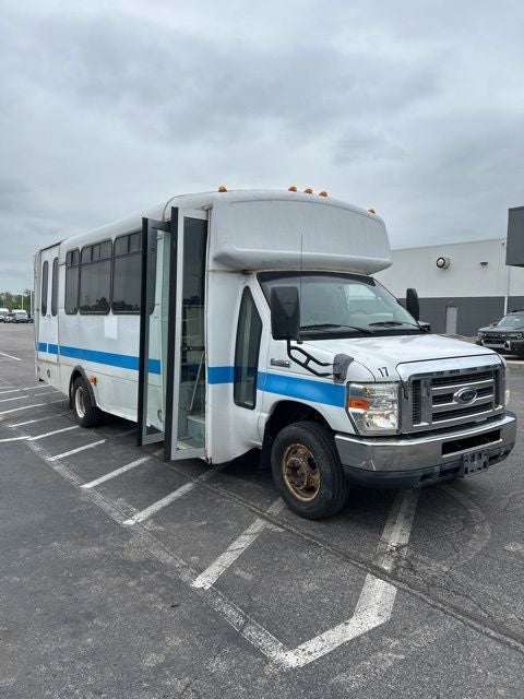 2011 Ford E-450SD Base Cutaway