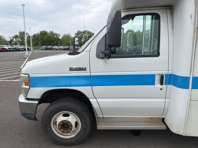 2011 Ford E-450SD Base Cutaway