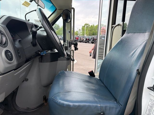 2011 Ford E-450SD Base Cutaway