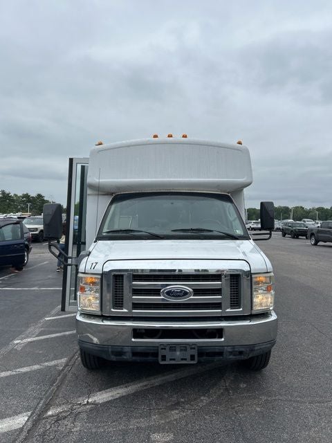 2011 Ford E-450SD Base Cutaway