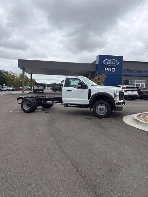 2027 Ford F-600SD F-600® XL