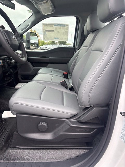 2027 Ford F-600SD F-600® XL