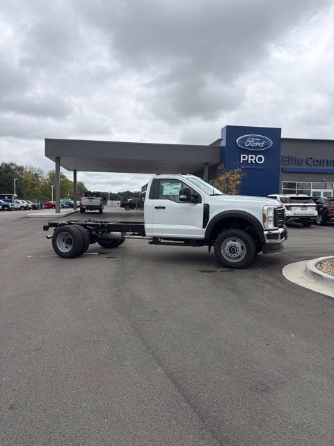 2027 Ford F-600SD F-600® XL