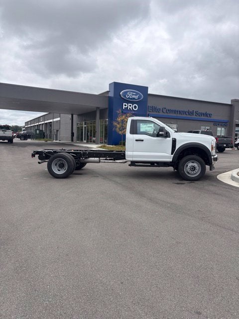 2027 Ford F-600SD F-600® XL