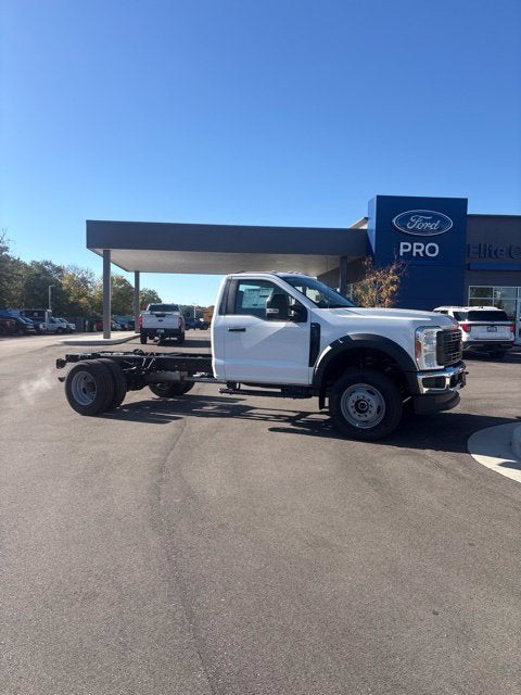 2027 Ford F-600SD XL