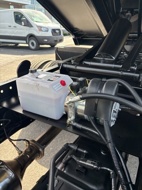 2025 Ford F-600SD XL