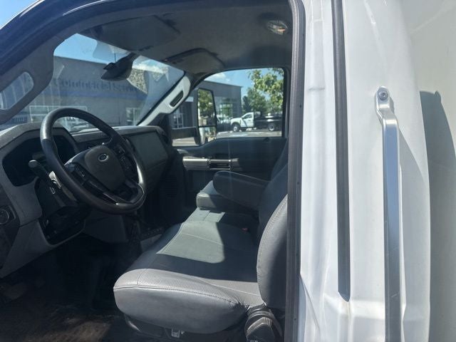 2022 Ford F-750SD Base Box Truck