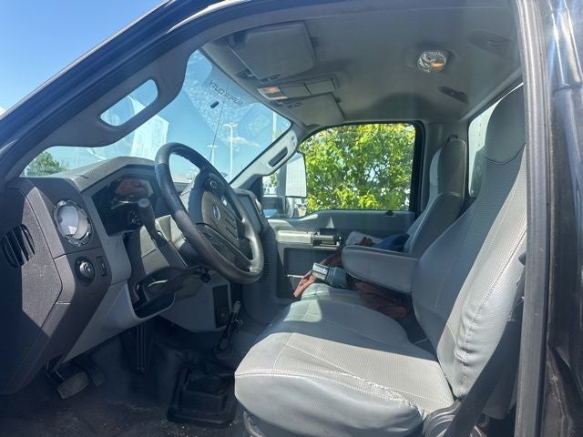 2016 Ford F-750SD Base Box Truck