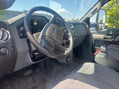2016 Ford F-750SD Base Box Truck