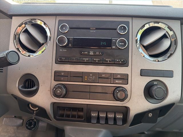 2016 Ford F-750SD Base Box Truck