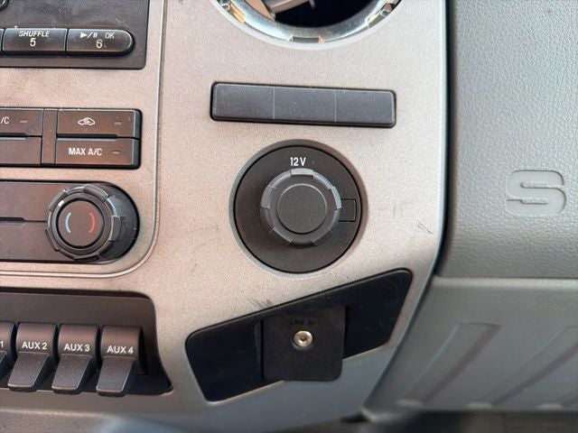 2016 Ford F-750SD Base Box Truck