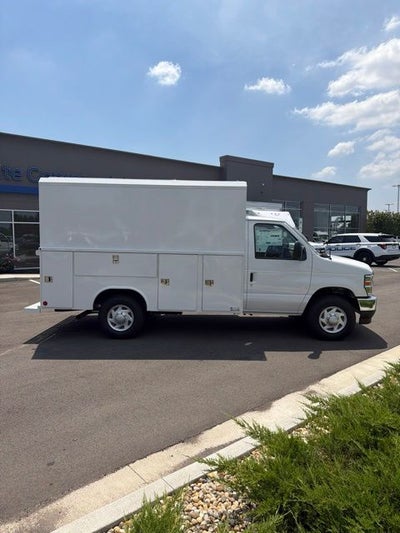 2027 Ford E-350SD Base Cutaway