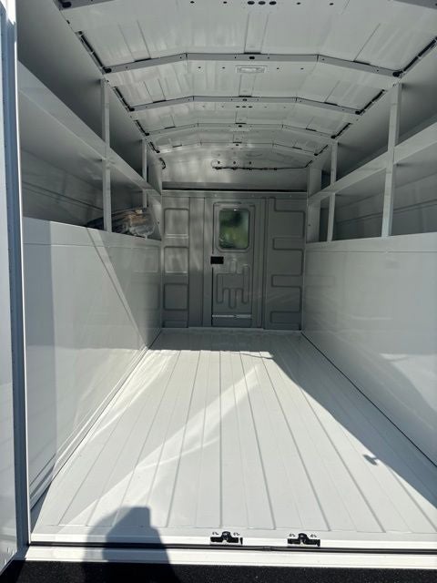 2027 Ford E-350SD Base Cutaway