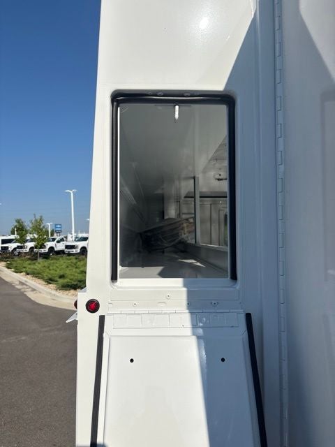 2027 Ford E-350SD Base Cutaway