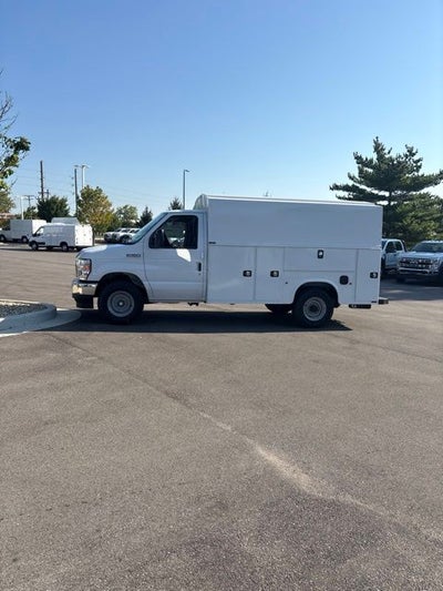 2027 Ford E-350SD Base Cutaway