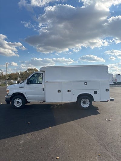 2026 Ford E-350SD Base Cutaway