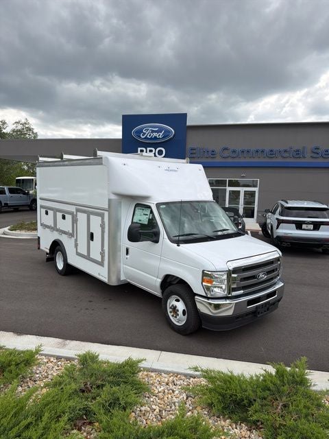 2027 Ford E-Series DRW E-350 Super Duty 158 in WB's photo