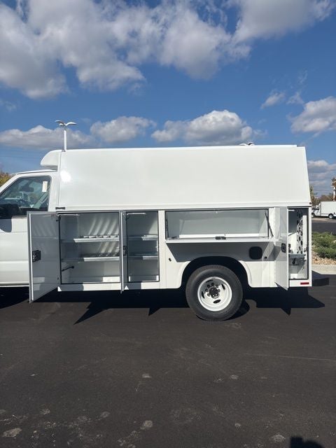 2026 Ford E-350SD Base Cutaway