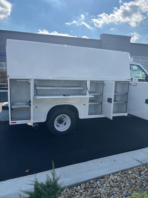 2026 Ford E-350SD Base Cutaway