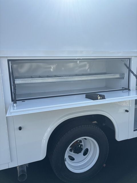 2026 Ford E-350SD Base Cutaway