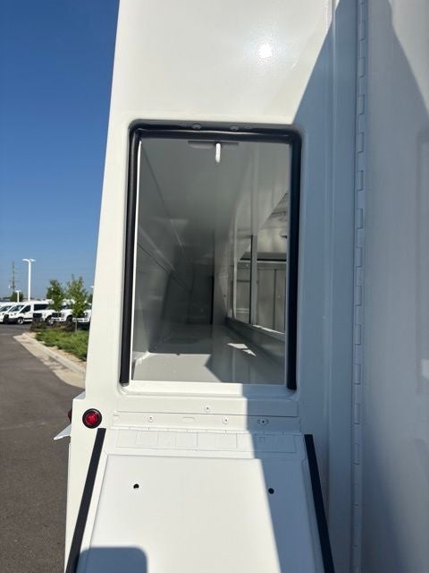 2027 Ford E-350SD Base Cutaway