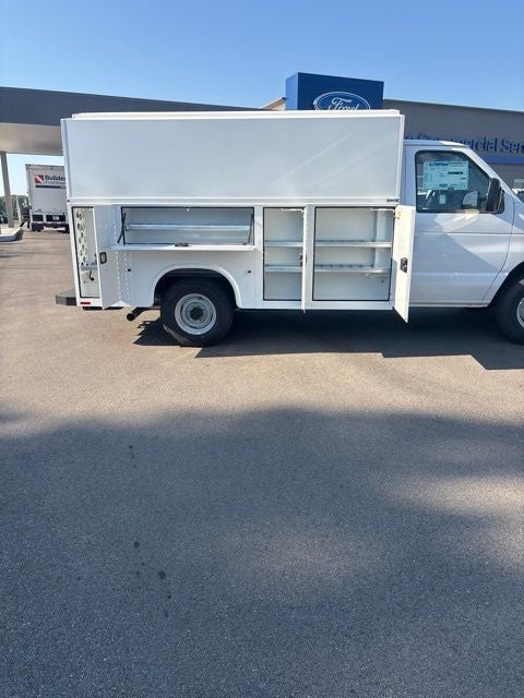 2027 Ford E-350SD Base Cutaway