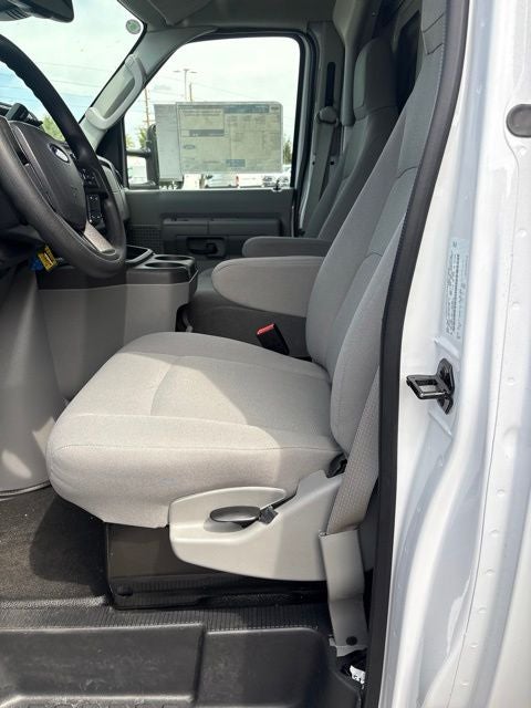 2027 Ford E-350SD Base Cutaway