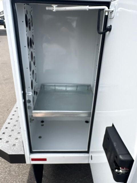2027 Ford E-350SD Base Cutaway