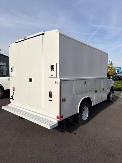 2027 Ford E-350SD Base Cutaway